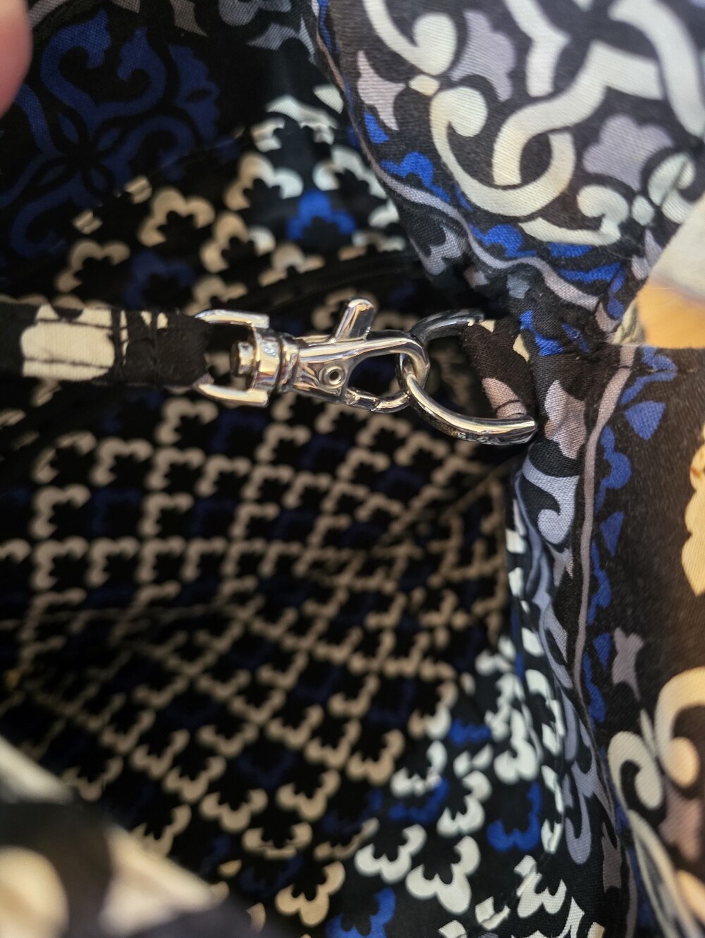 Vera Bradley Tote Bag in Retired Canterberry Cobalt Pattern - Picture 5 of 8